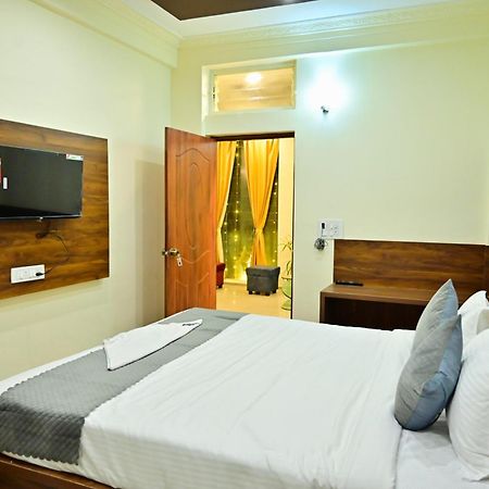 Hotel Boss Palace ไมซอร์ ภายนอก รูปภาพ