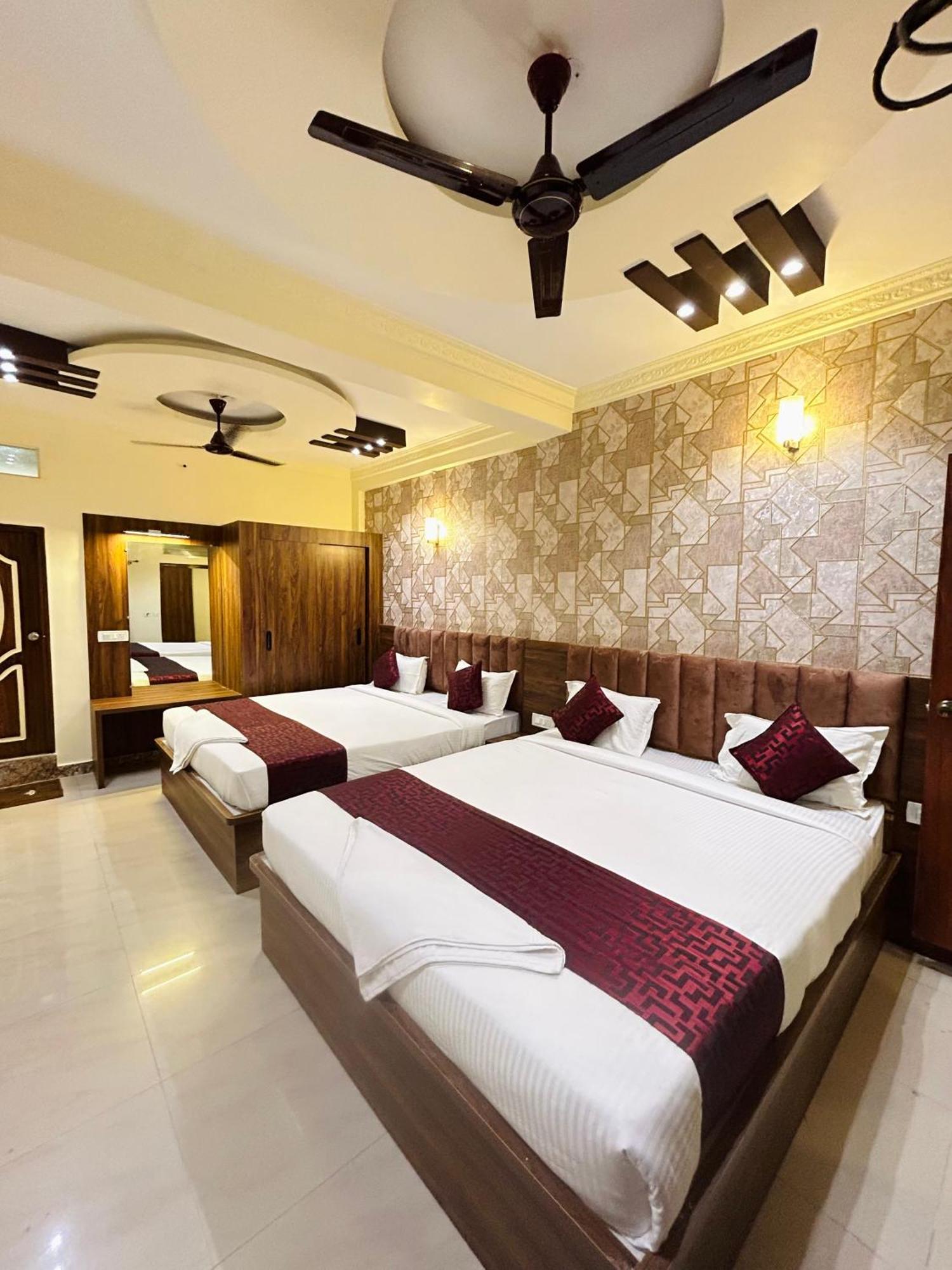 Hotel Boss Palace ไมซอร์ ภายนอก รูปภาพ