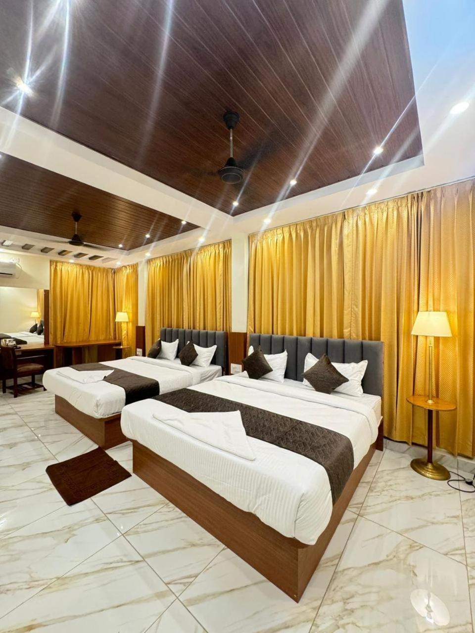 Hotel Boss Palace ไมซอร์ ภายนอก รูปภาพ